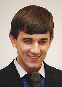 シオブシュ・イリヤソブの顔写真