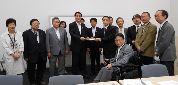 6月4日、民主党海江田万里代表をはじめ、関係議員に要請を行いました